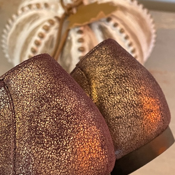 Johnston & Murphy Metallic Brown Flats - Picture 5 of 6